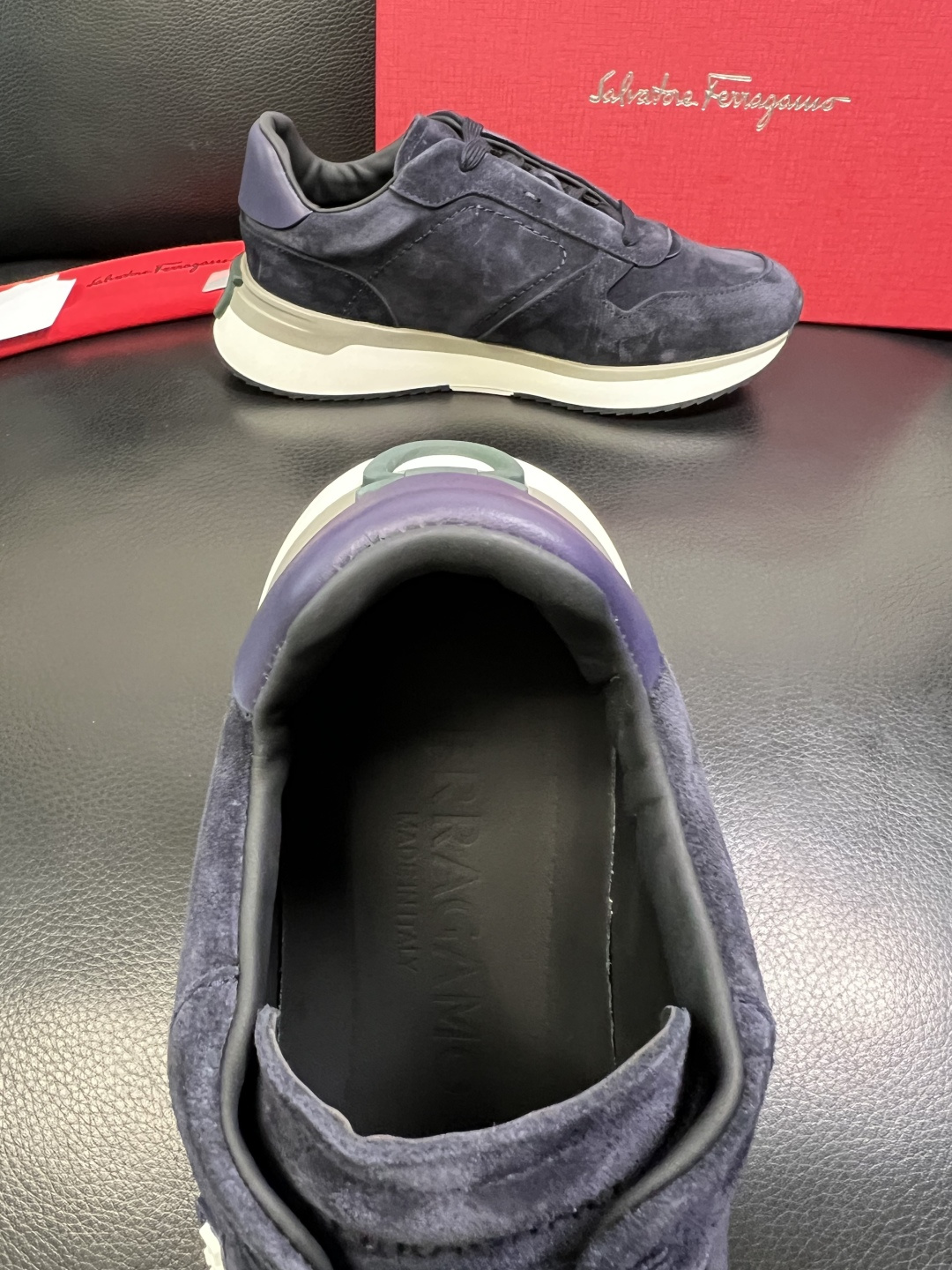 Ferragamo 高品质 顶级工艺品 菲拉格慕 专柜同步发售原厂配置，意大利进口原版牛皮，进口水染牛里