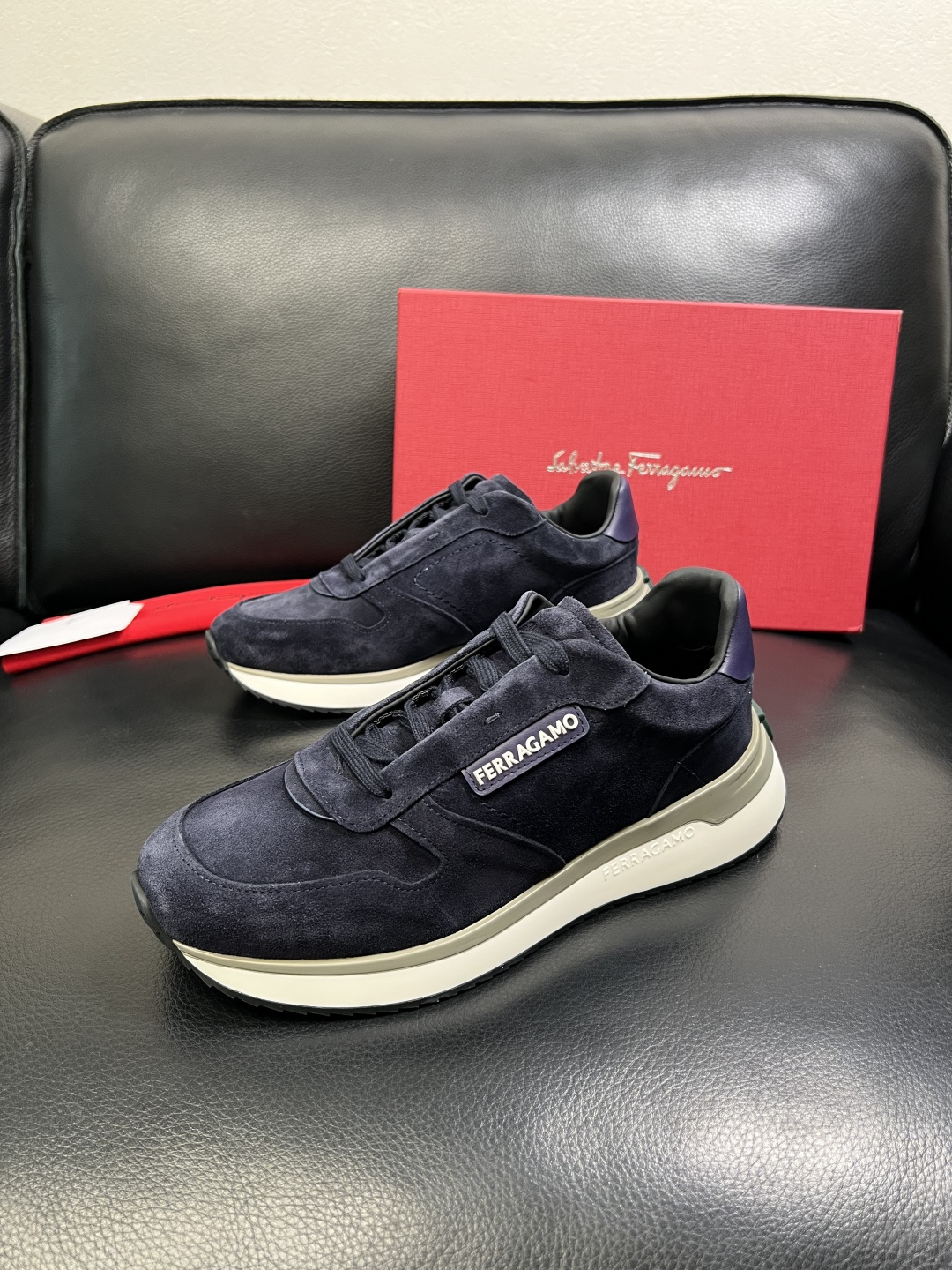 Ferragamo 高品质 顶级工艺品 菲拉格慕 专柜同步发售原厂配置，意大利进口原版牛皮，进口水染牛里