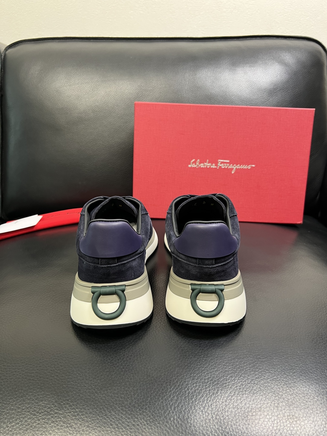 Ferragamo 高品质 顶级工艺品 菲拉格慕 专柜同步发售原厂配置，意大利进口原版牛皮，进口水染牛里