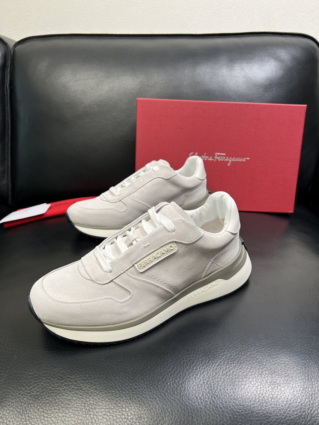 Ferragamo 高品质 顶级工艺品 菲拉格慕 专柜同步发售原厂配置，意大利进口原版牛皮，进口水染牛里