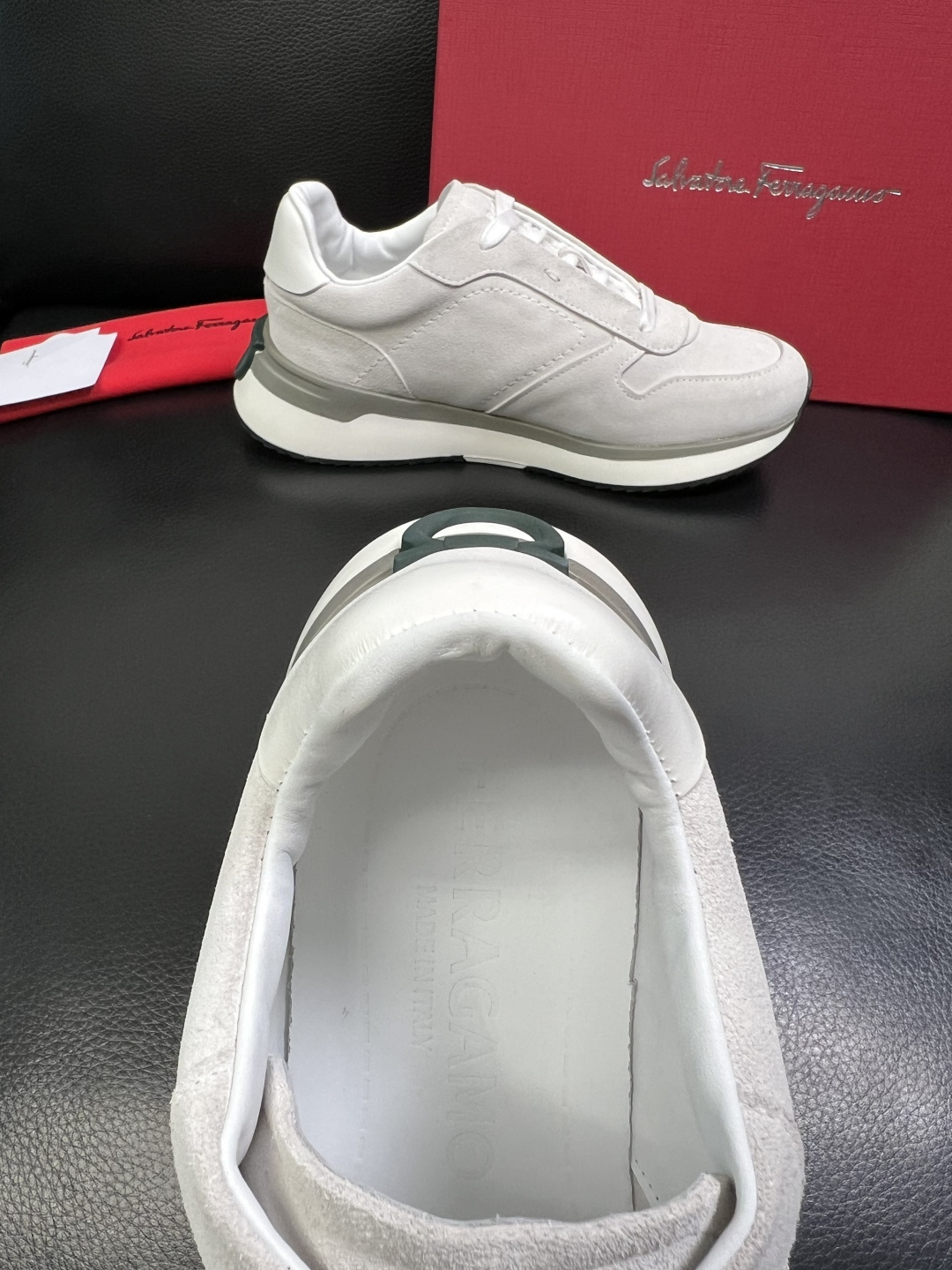 Ferragamo 高品质 顶级工艺品 菲拉格慕 专柜同步发售原厂配置，意大利进口原版牛皮，进口水染牛里