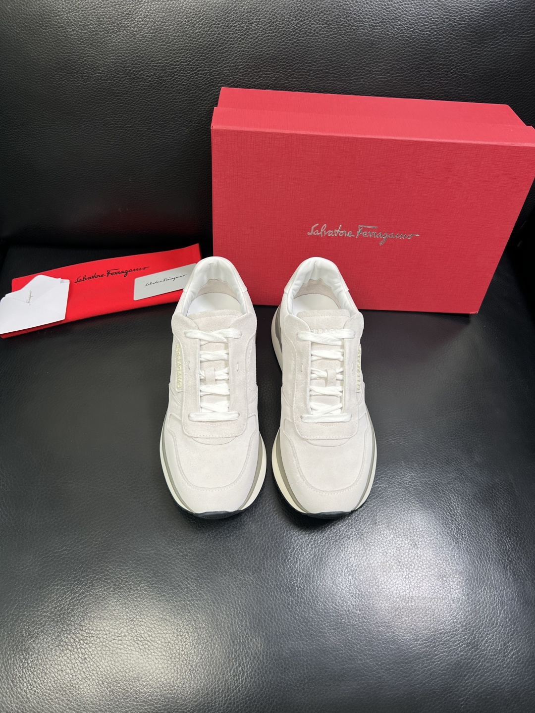 Ferragamo 高品质 顶级工艺品 菲拉格慕 专柜同步发售原厂配置，意大利进口原版牛皮，进口水染牛里