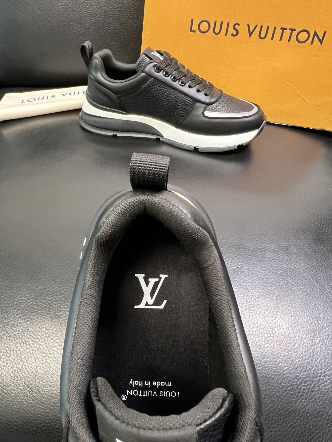 Lv 高品质 顶级工艺品 路易威登，运动板鞋专柜同步，鞋面意大利进口，高品质拼接缤纷色彩复杂工艺品，进口