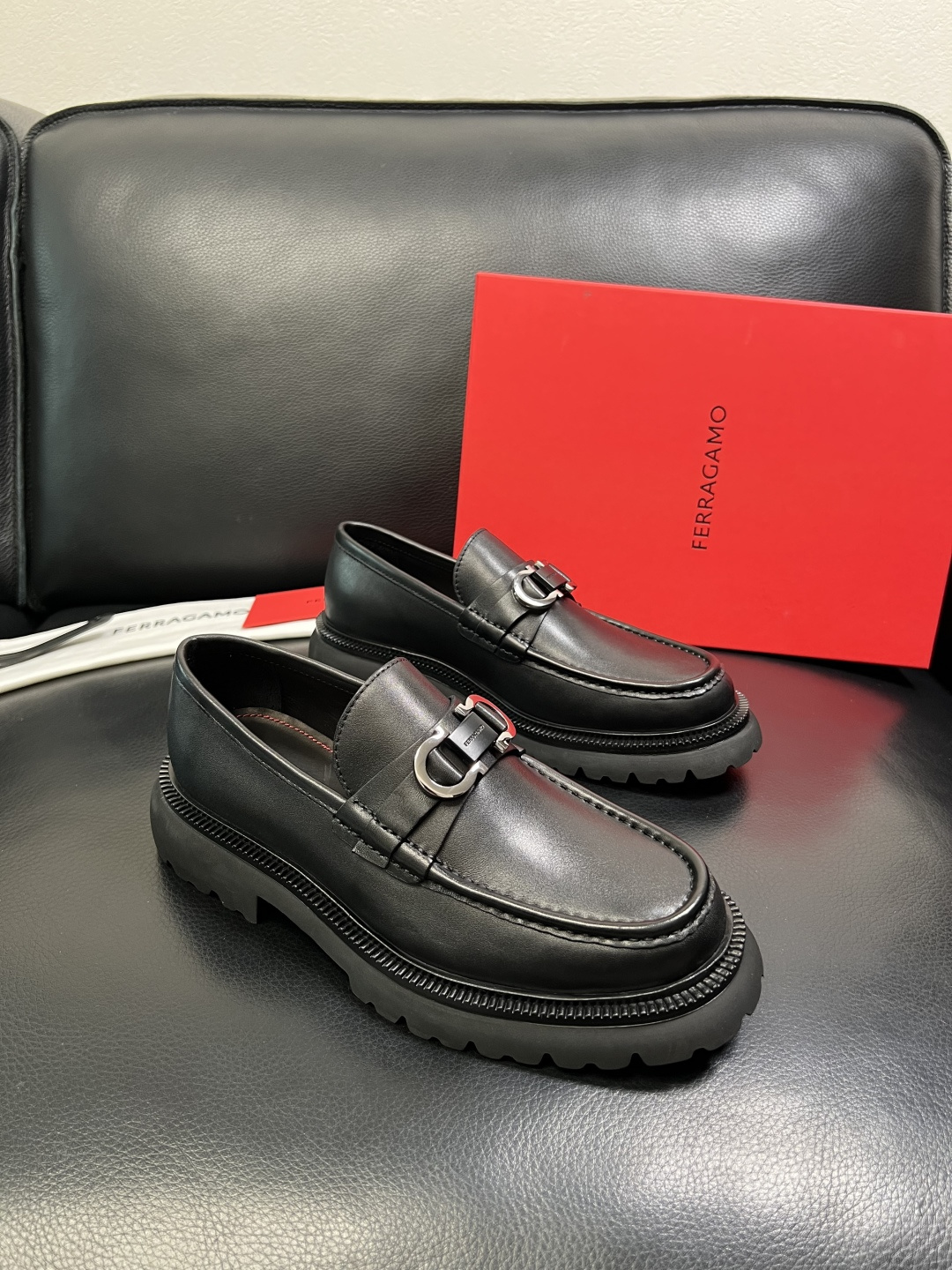 Ferragamo 高品质 顶级工艺品 菲拉格慕 专柜同步发售原厂配置，意大利进口原版牛皮，进口水染牛里