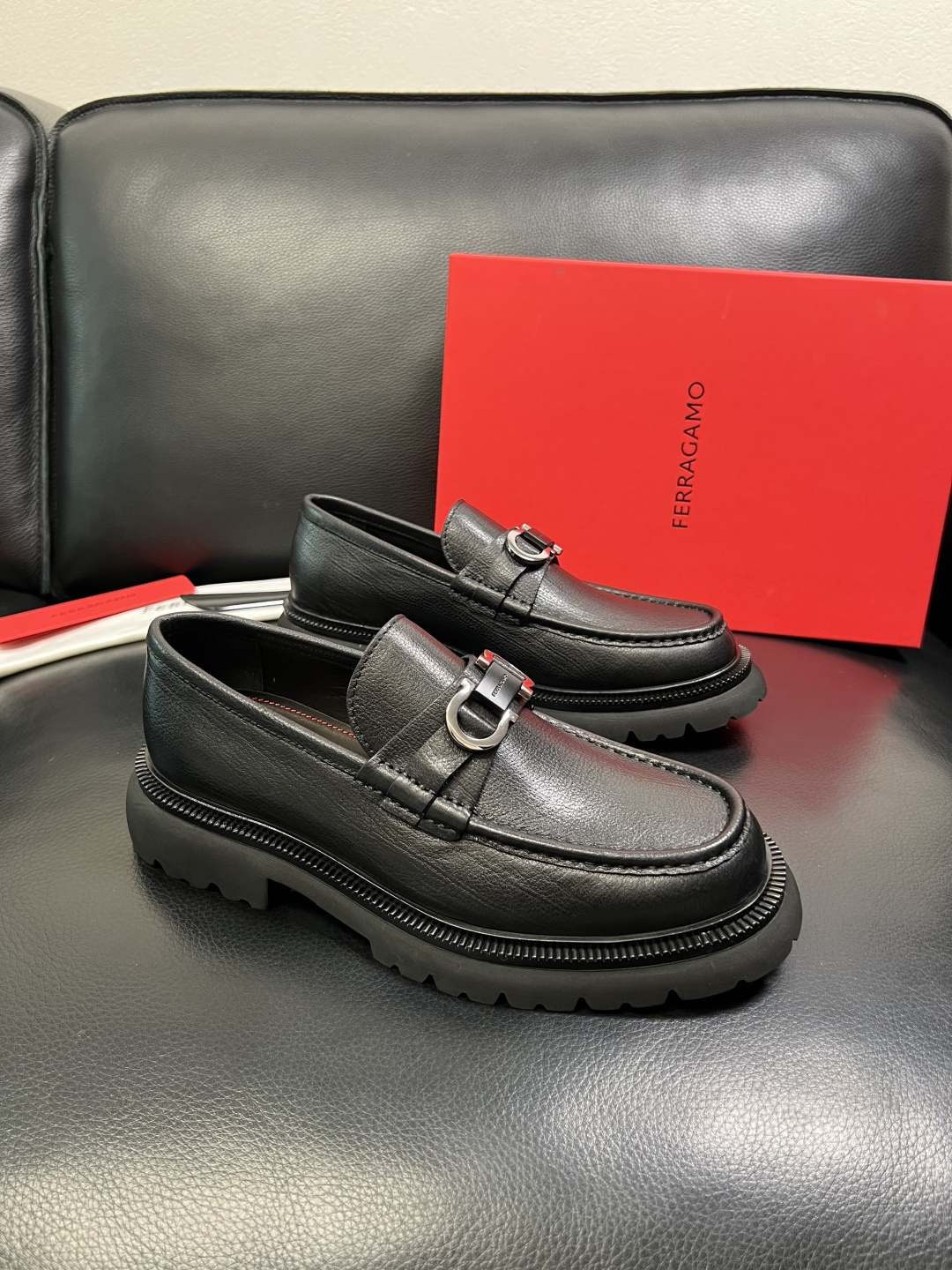 Ferragamo 高品质 顶级工艺品 菲拉格慕 专柜同步发售原厂配置，意大利进口原版牛皮，进口水染牛里