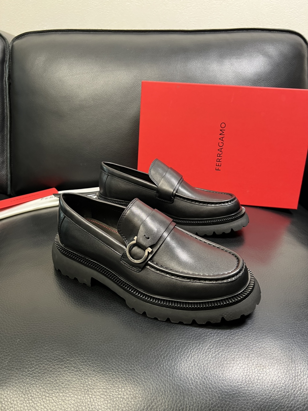 Ferragamo 高品质 顶级工艺品 菲拉格慕 专柜同步发售原厂配置，意大利进口原版牛皮，进口水染牛里