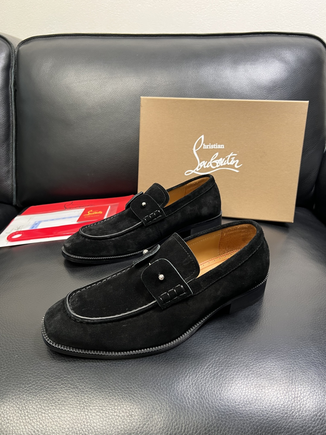 christian louboutin 高品质 顶级工艺品 CL红底 专柜同步原厂配置，意大利进口牛皮面