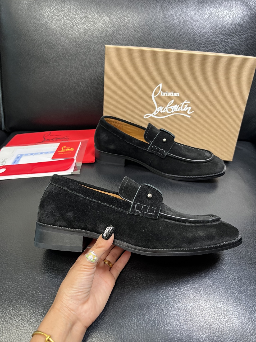 christian louboutin 高品质 顶级工艺品 CL红底 专柜同步原厂配置，意大利进口牛皮面