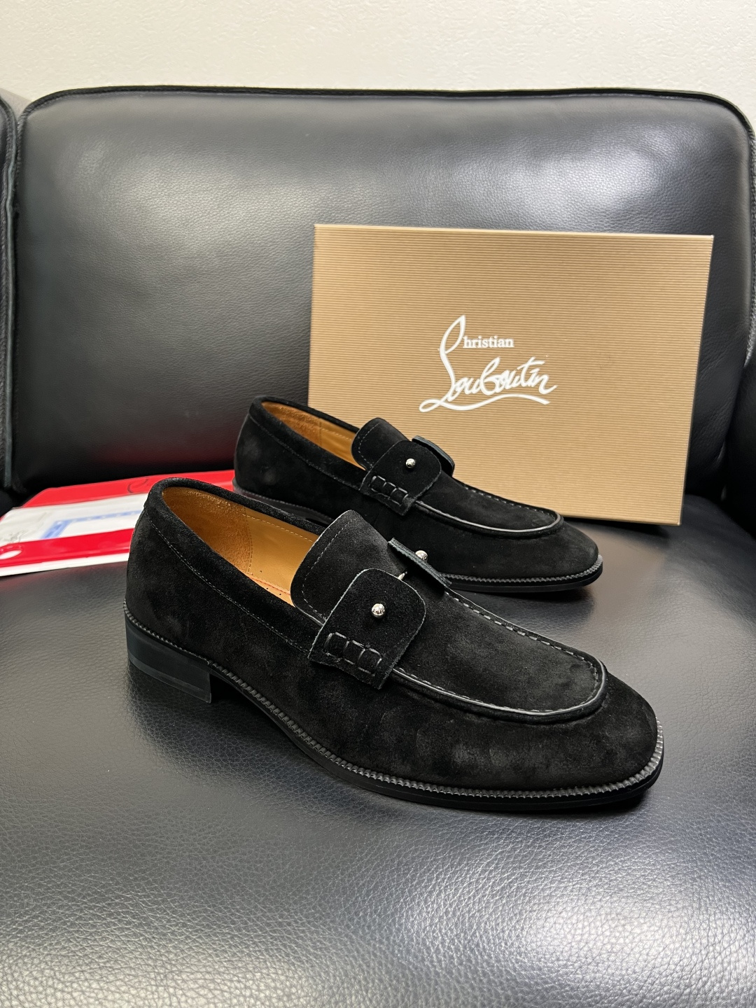 christian louboutin 高品质 顶级工艺品 CL红底 专柜同步原厂配置，意大利进口牛皮面