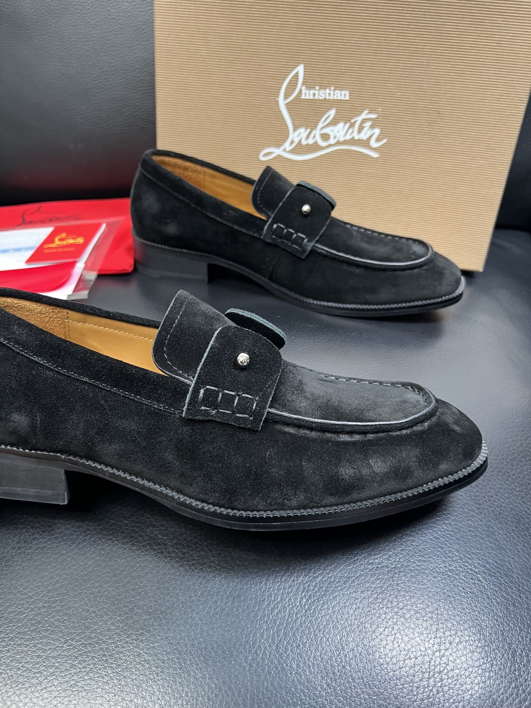 christian louboutin 高品质 顶级工艺品 CL红底 专柜同步原厂配置，意大利进口牛皮面