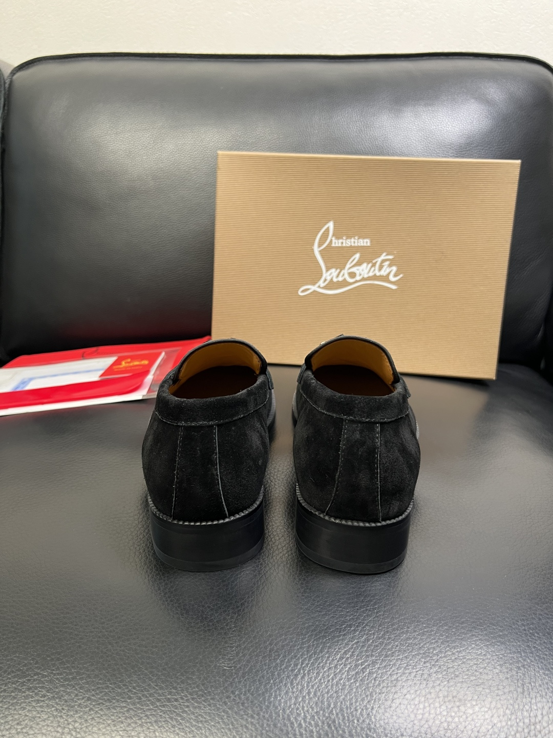 christian louboutin 高品质 顶级工艺品 CL红底 专柜同步原厂配置，意大利进口牛皮面