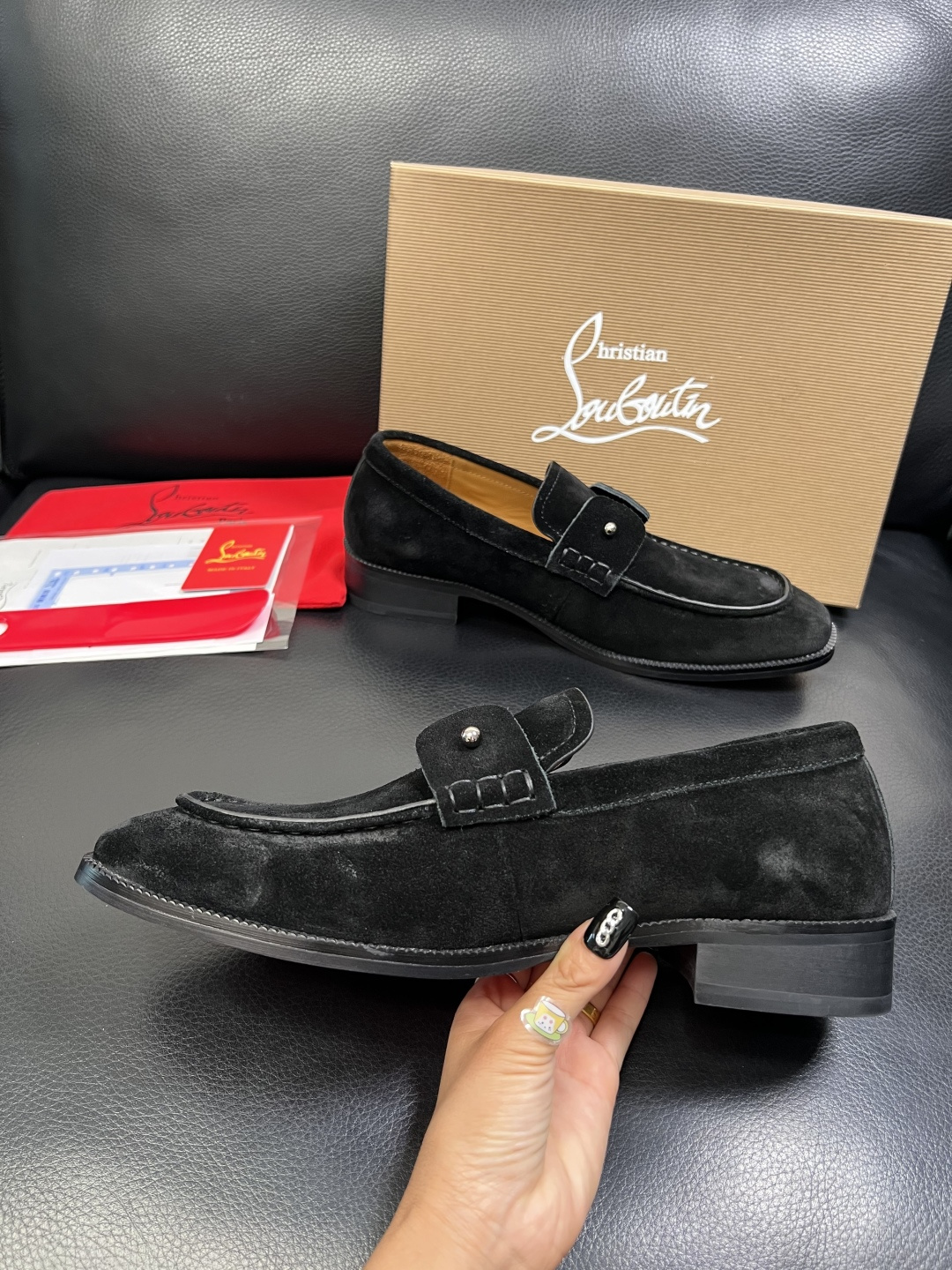 christian louboutin 高品质 顶级工艺品 CL红底 专柜同步原厂配置，意大利进口牛皮面