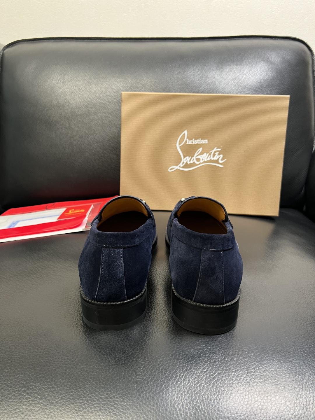 christian louboutin 高品质 顶级工艺品 CL红底 专柜同步原厂配置，意大利进口牛皮面