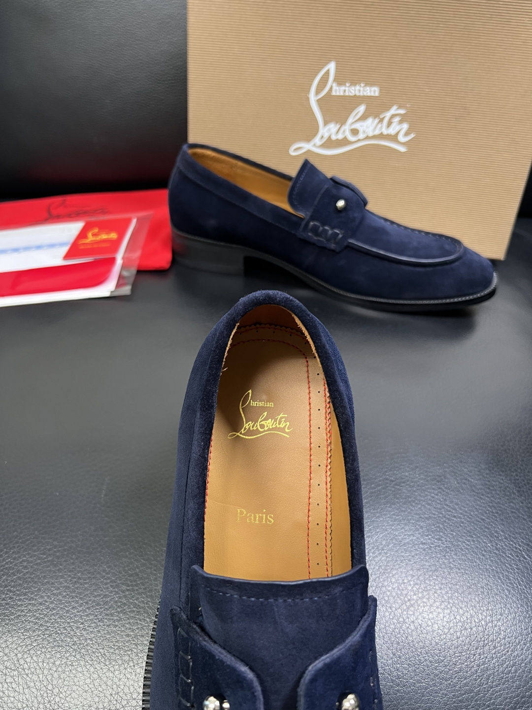 christian louboutin 高品质 顶级工艺品 CL红底 专柜同步原厂配置，意大利进口牛皮面