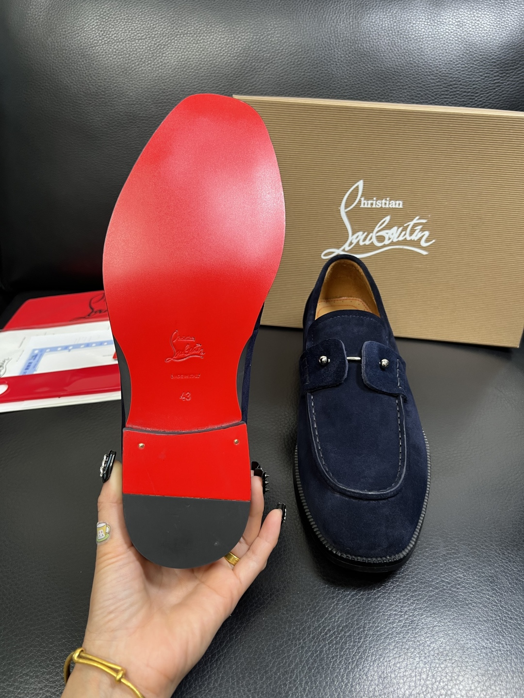 christian louboutin 高品质 顶级工艺品 CL红底 专柜同步原厂配置，意大利进口牛皮面