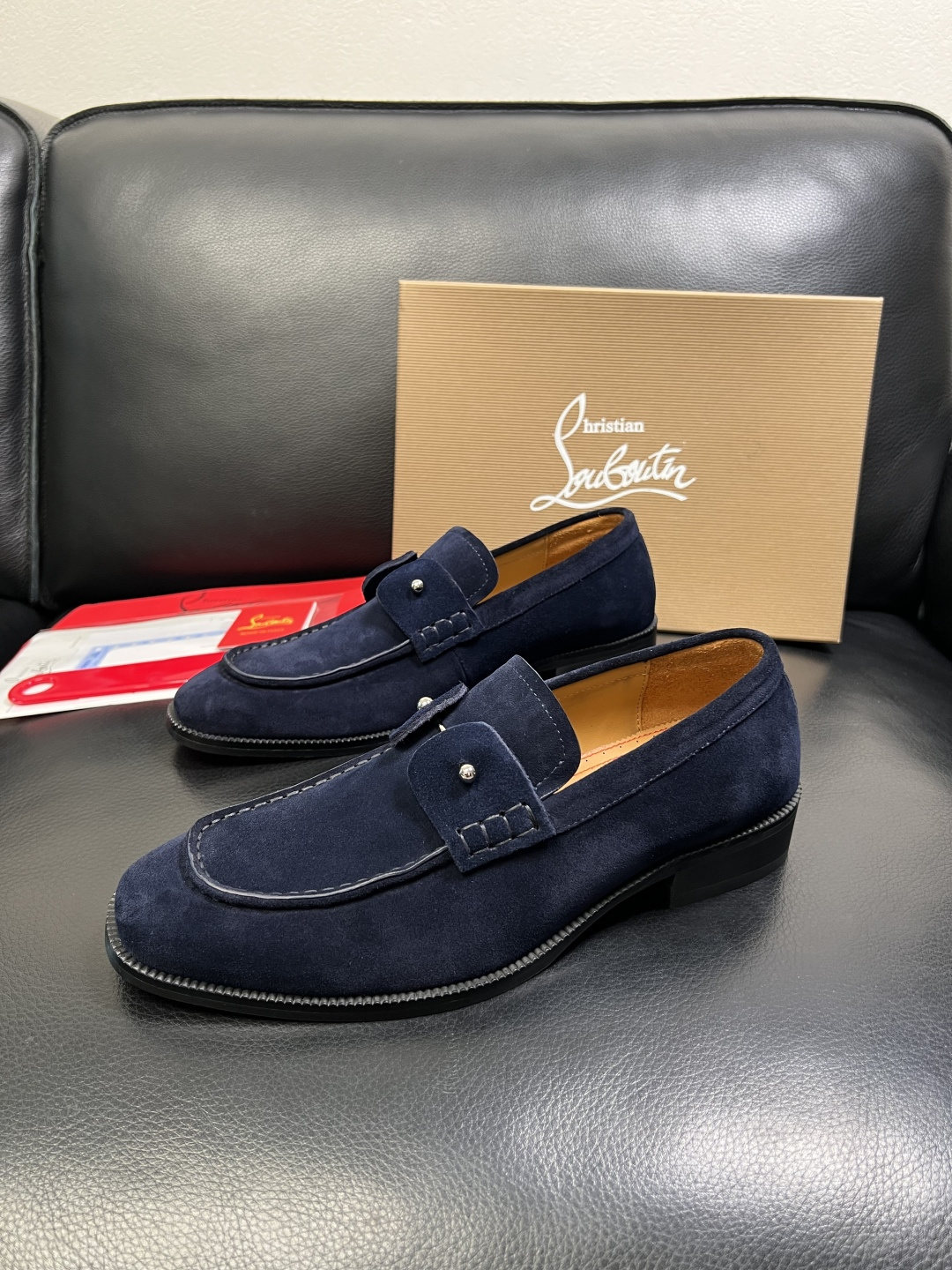 christian louboutin 高品质 顶级工艺品 CL红底 专柜同步原厂配置，意大利进口牛皮面