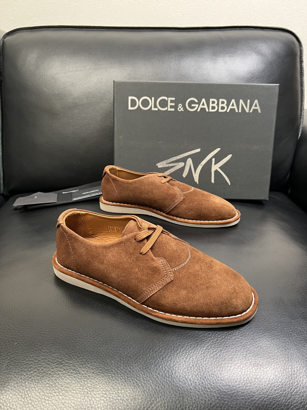 NO:604952,Dolce & Gabbana's high-quality top crafts, Dolce & Gabbana's popular counter new products are synchronized, uppers are imported cowhide fabrics from Italy, high-quality complex craftsmanship, imported water-dyed cowhide linings, original soles are specially provided by the original factory, exclusive movable molded soles are super comfortable, original factory and single goods, welcome to compare, code number 39-44 (customized 38 45),, Dolce&Gabbana, Dolce&Gabbana, cowhide19860909Dolce & Gabbana高品质 顶级工艺品 杜嘉班纳 爆款专柜新品同步,鞋面意大利进口牛皮面料,高品质复杂工艺,进口水染牛里垫,鞋底原厂特供原版底,独家活动成型底超级舒适,原厂跟单货, 欢迎对比,码数 39-44（订做38 45）,,Dolce&Gabbana,Dolce&Gabbana,cowhide,Men's shoes