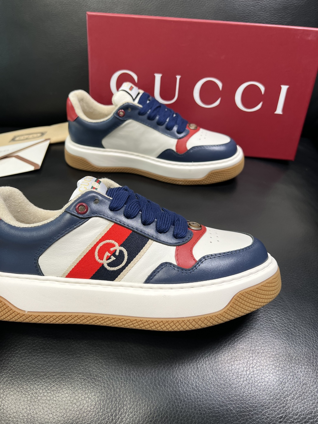 Gucci 高品质 顶级工艺品 古奇 专柜新款原厂配置，意大利进口牛皮面料，进口牛皮内里垫，透气舒适，鞋