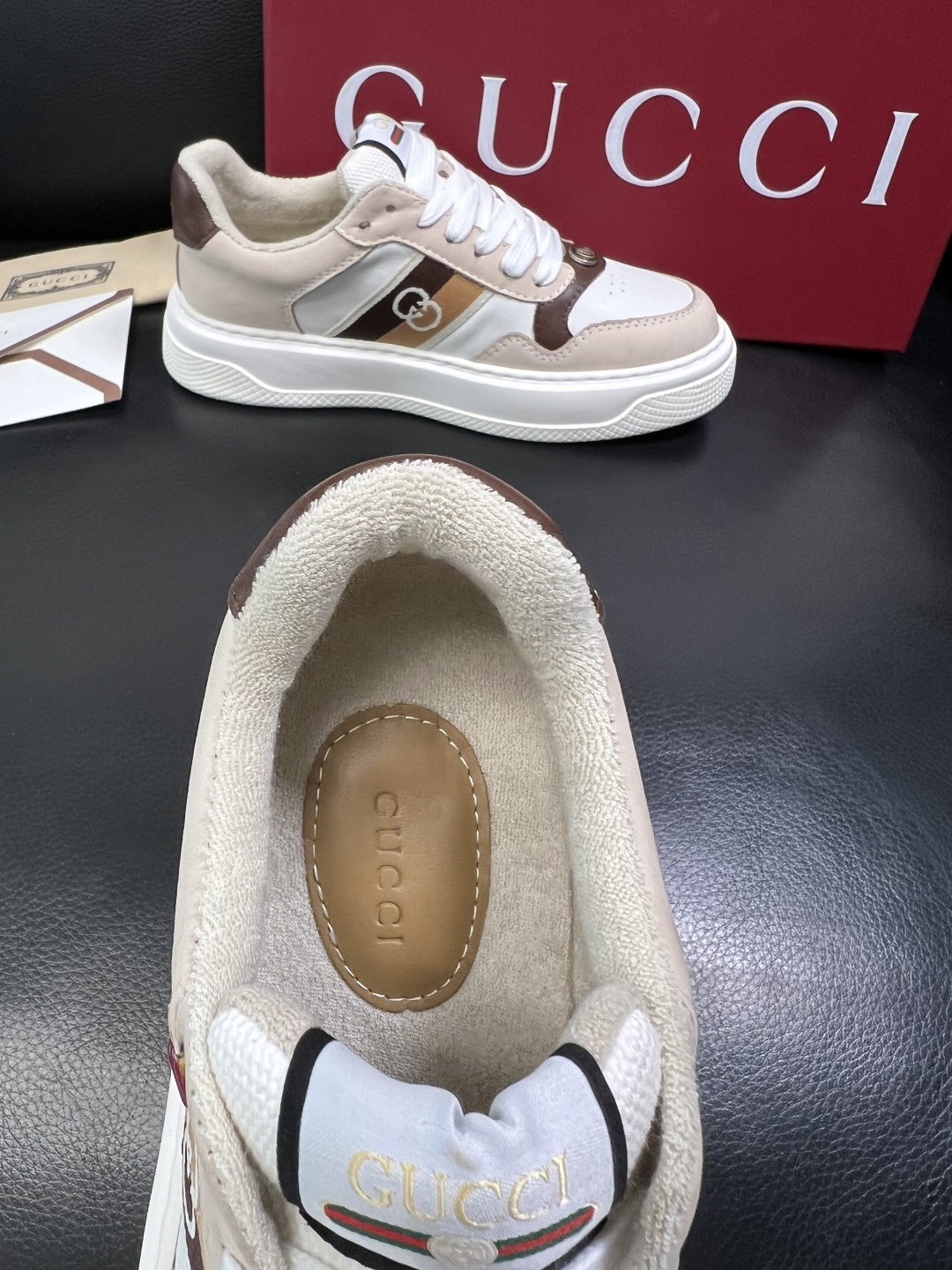 Gucci 高品质 顶级工艺品 古奇 专柜新款原厂配置，意大利进口牛皮面料，进口牛皮内里垫，透气舒适，鞋