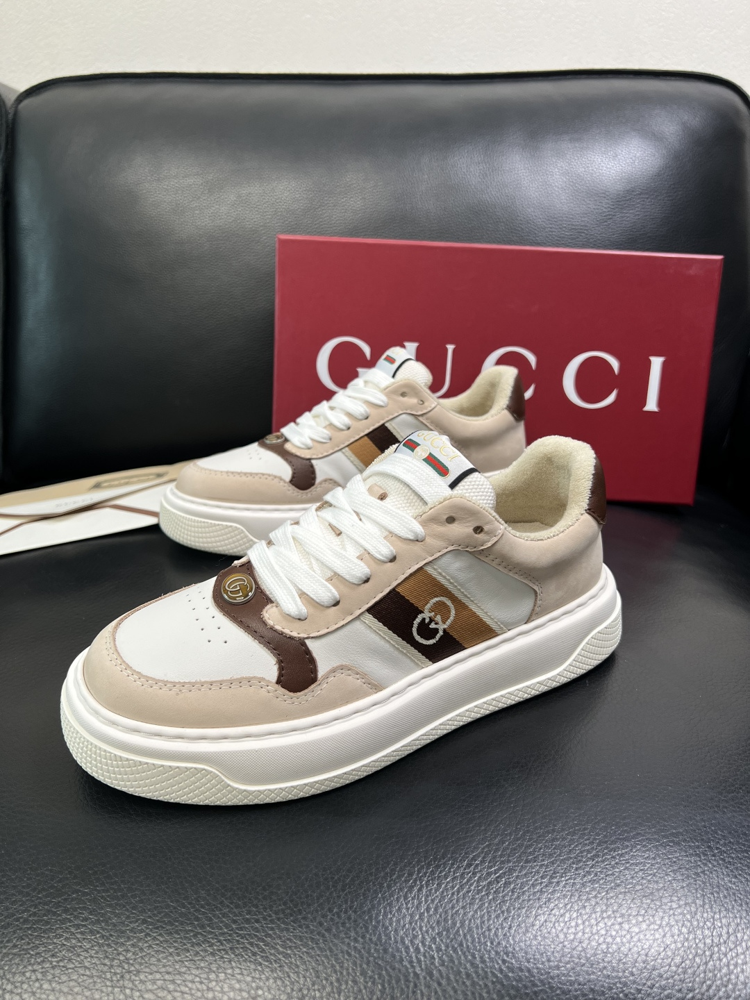 Gucci 高品质 顶级工艺品 古奇 专柜新款原厂配置，意大利进口牛皮面料，进口牛皮内里垫，透气舒适，鞋