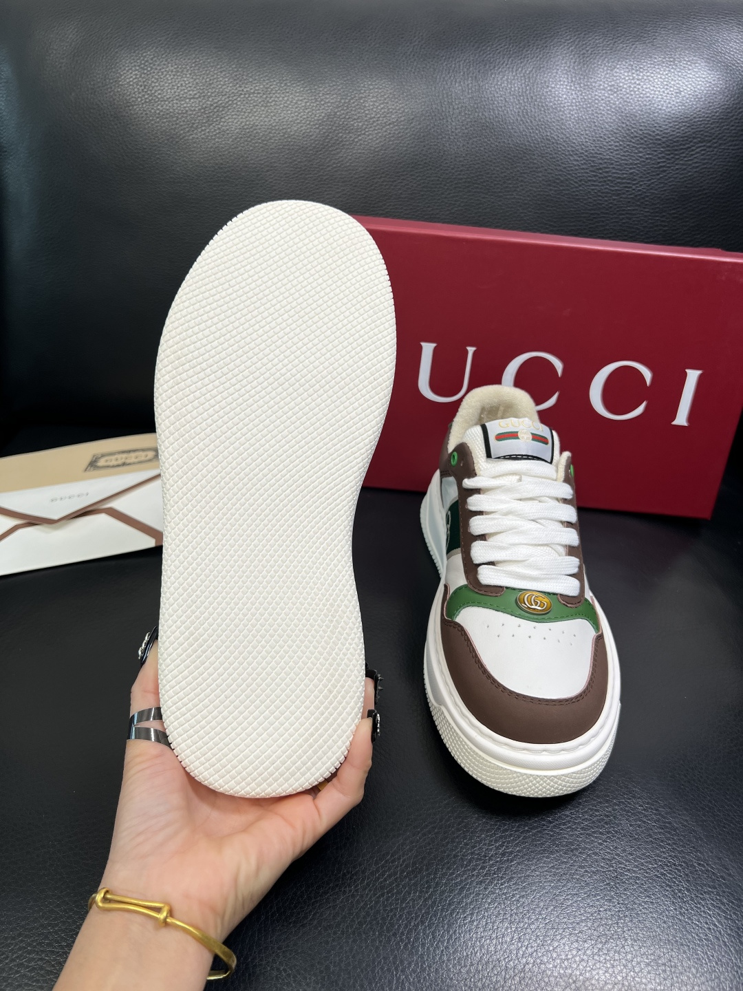 Gucci 高品质 顶级工艺品 古奇 专柜新款原厂配置，意大利进口牛皮面料，进口牛皮内里垫，透气舒适，鞋