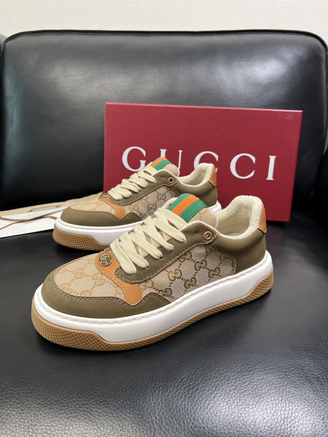 Gucci 高品质 顶级工艺品 古奇 专柜新款原厂配置，意大利进口牛皮面料，进口牛皮内里垫，透气舒适，鞋