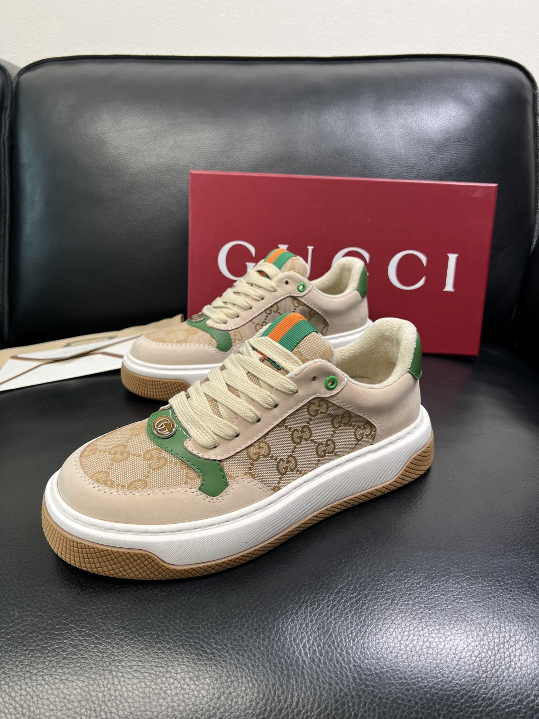 Gucci 高品质 顶级工艺品 古奇 专柜新款原厂配置，意大利进口牛皮面料，进口牛皮内里垫，透气舒适，鞋