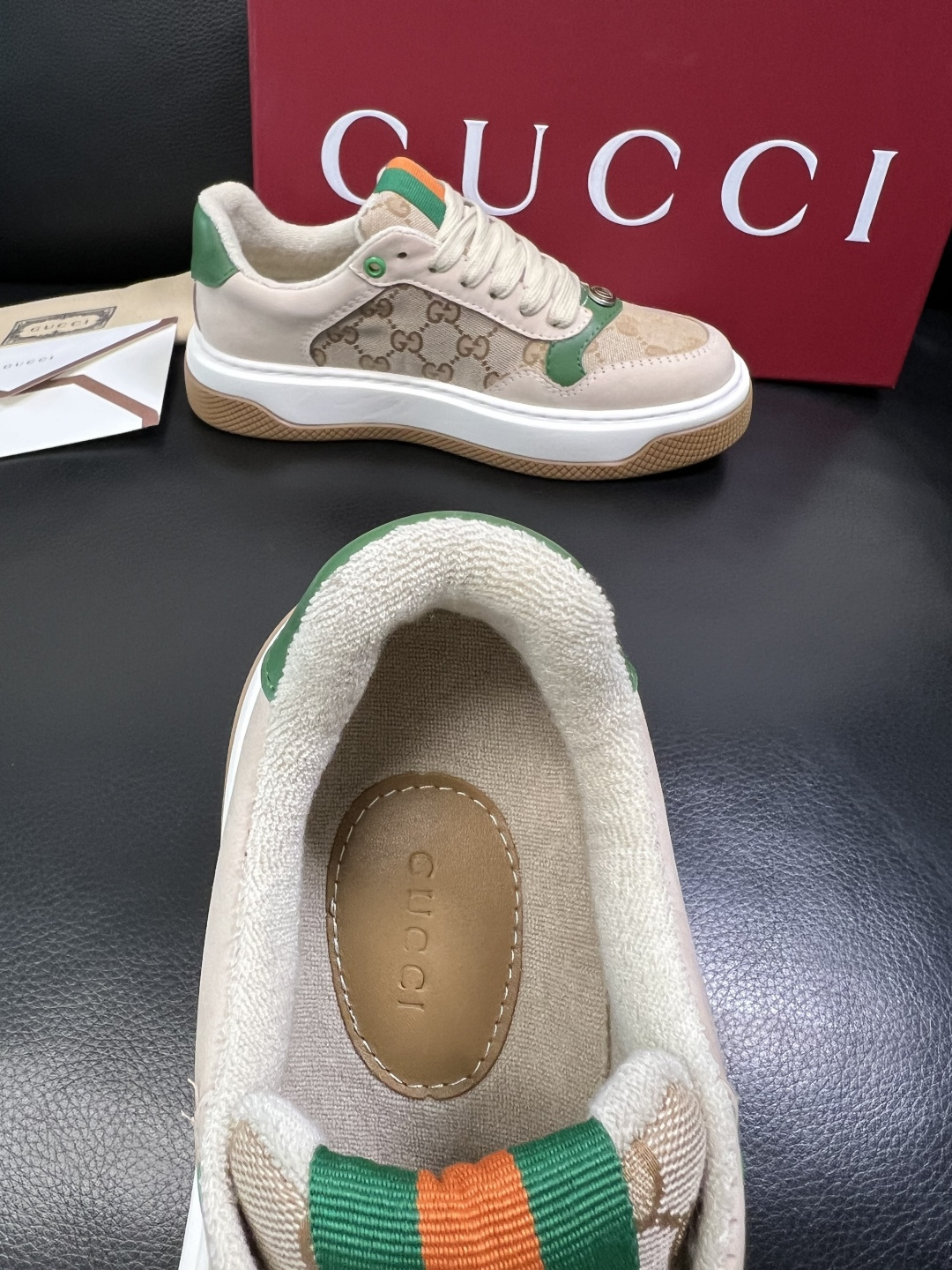 Gucci 高品质 顶级工艺品 古奇 专柜新款原厂配置，意大利进口牛皮面料，进口牛皮内里垫，透气舒适，鞋