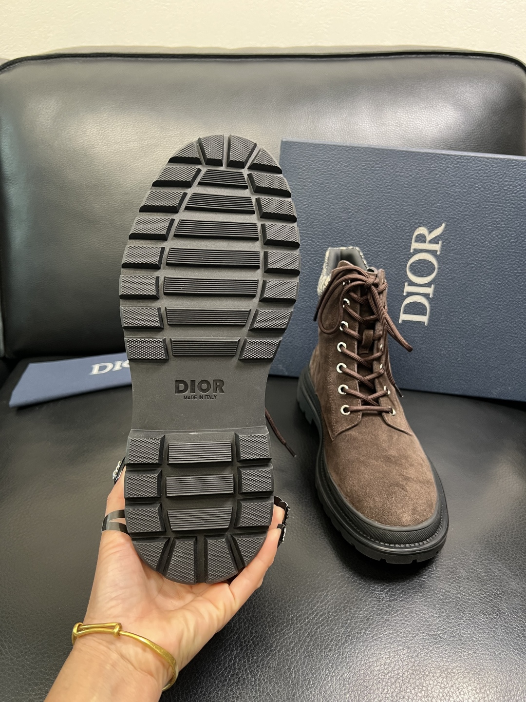 Dior 顶级工艺品 迪奥 高帮靴子专柜同步原厂配置，意大利进口原版牛皮拼布面料，透气舒适进口水染牛里垫