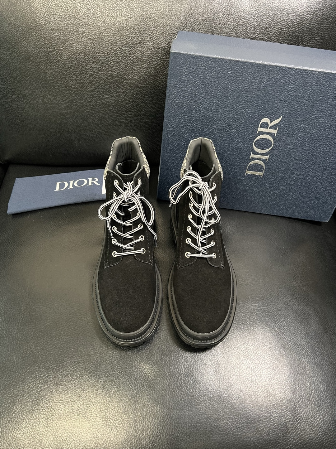 Dior 顶级工艺品 迪奥 高帮靴子专柜同步原厂配置，意大利进口原版牛皮拼布面料，透气舒适进口水染牛里垫