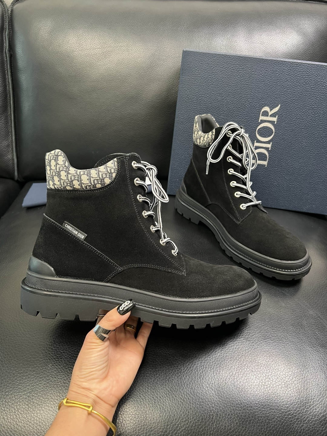 Dior 顶级工艺品 迪奥 高帮靴子专柜同步原厂配置，意大利进口原版牛皮拼布面料，透气舒适进口水染牛里垫