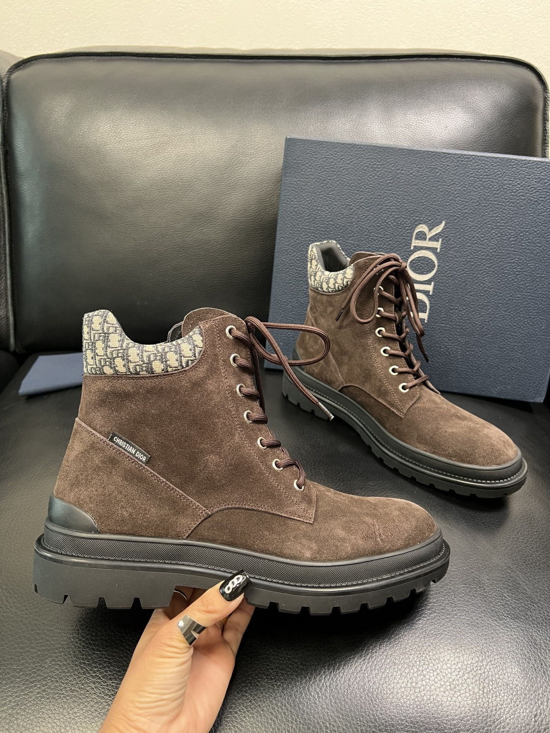 Dior 顶级工艺品 迪奥 高帮靴子专柜同步原厂配置，意大利进口原版牛皮拼布面料，透气舒适进口水染牛里垫