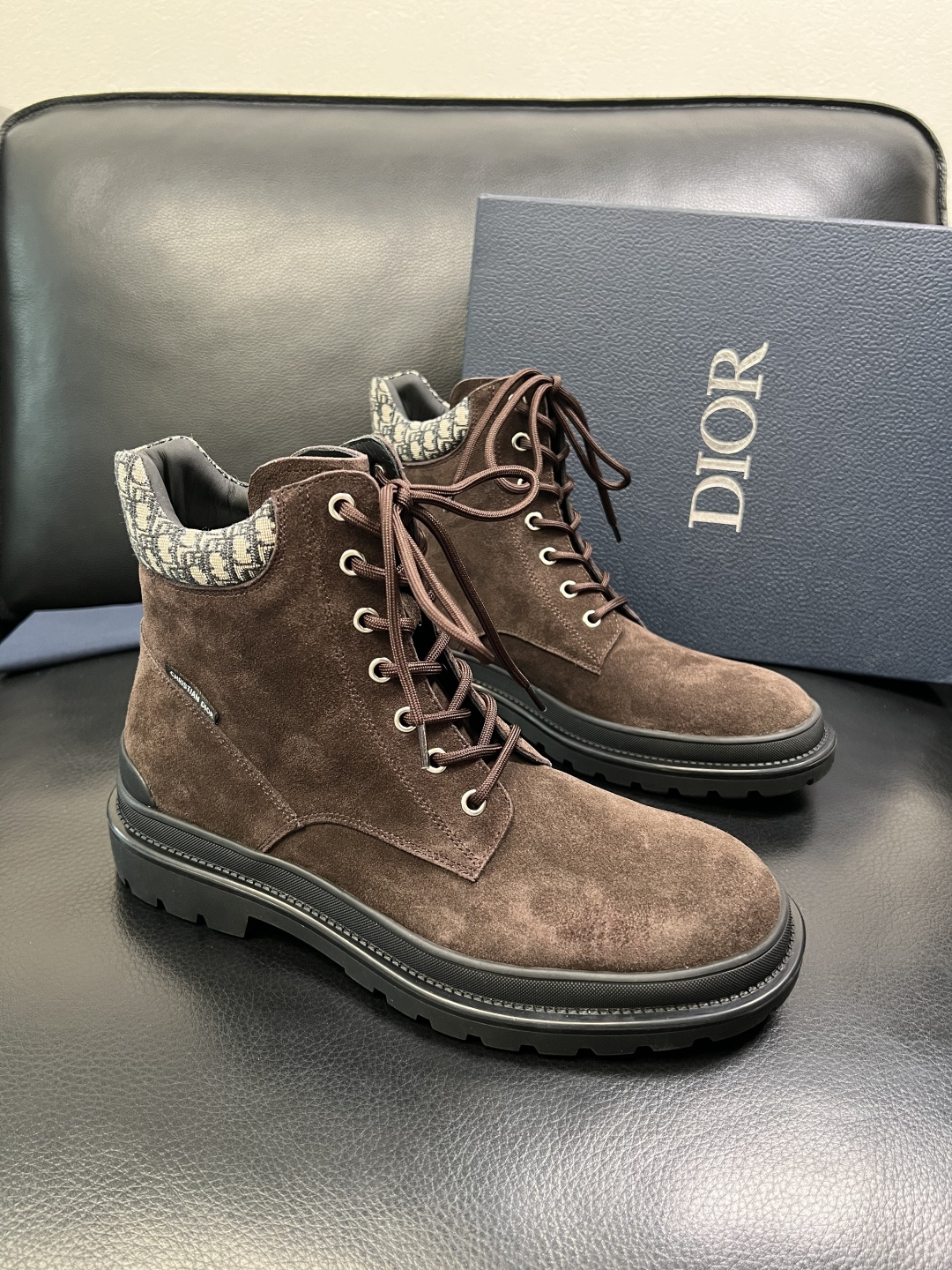 Dior 顶级工艺品 迪奥 高帮靴子专柜同步原厂配置，意大利进口原版牛皮拼布面料，透气舒适进口水染牛里垫