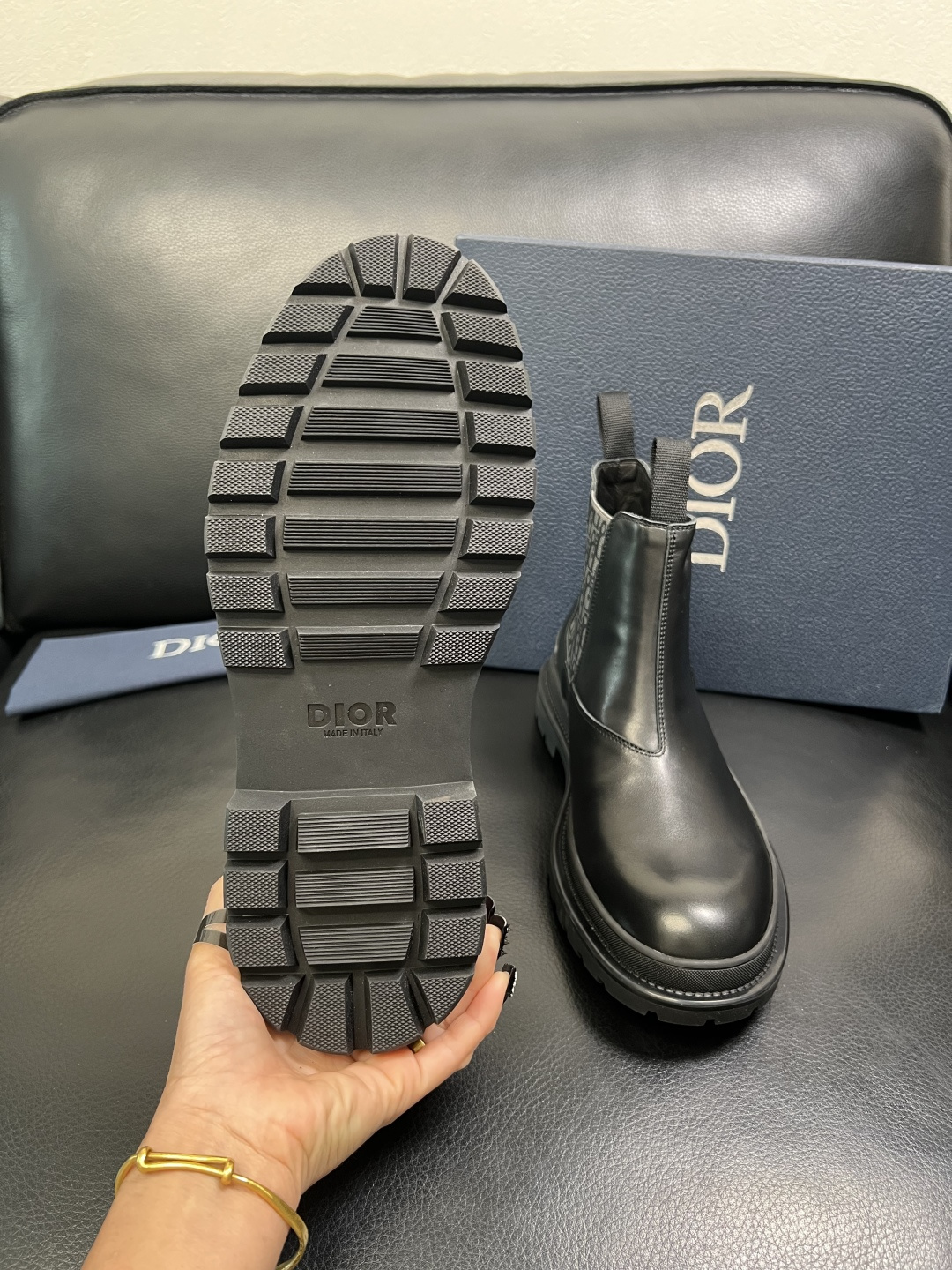 Dior 顶级工艺品 迪奥 高帮靴子专柜同步原厂配置，意大利进口原版牛皮拼布面料，透气舒适进口水染牛里垫