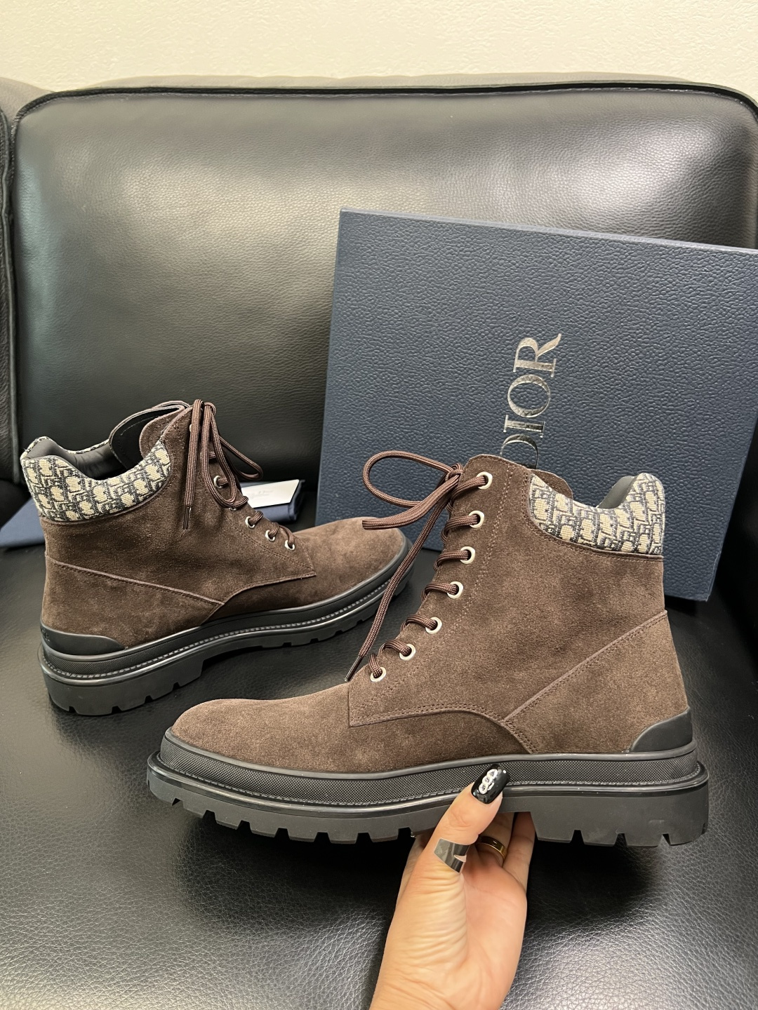 Dior 顶级工艺品 迪奥 高帮靴子专柜同步原厂配置，意大利进口原版牛皮拼布面料，透气舒适进口水染牛里垫