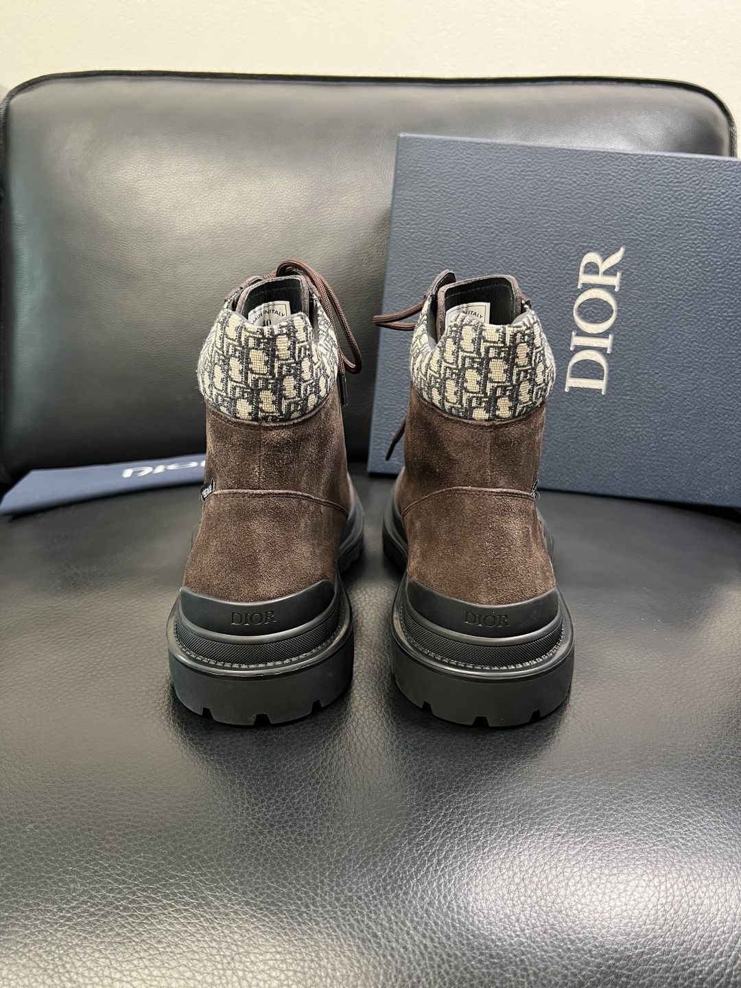 Dior 顶级工艺品 迪奥 高帮靴子专柜同步原厂配置，意大利进口原版牛皮拼布面料，透气舒适进口水染牛里垫