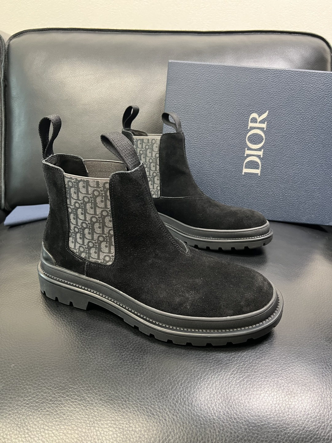 Dior 顶级工艺品 迪奥 高帮靴子专柜同步原厂配置，意大利进口原版牛皮拼布面料，透气舒适进口水染牛里垫