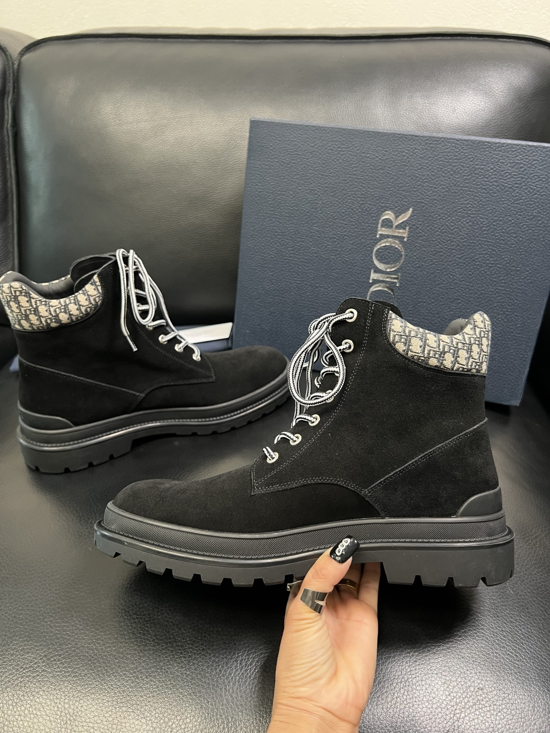 Dior 顶级工艺品 迪奥 高帮靴子专柜同步原厂配置，意大利进口原版牛皮拼布面料，透气舒适进口水染牛里垫