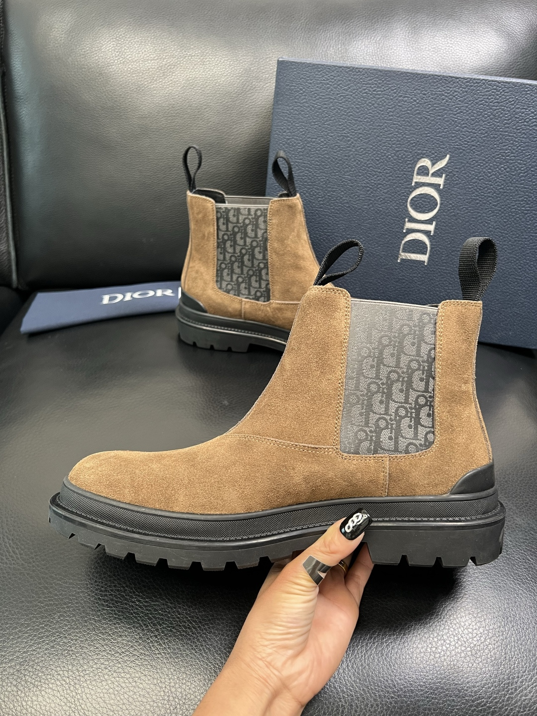 Dior 顶级工艺品 迪奥 高帮靴子专柜同步原厂配置，意大利进口原版牛皮拼布面料，透气舒适进口水染牛里垫