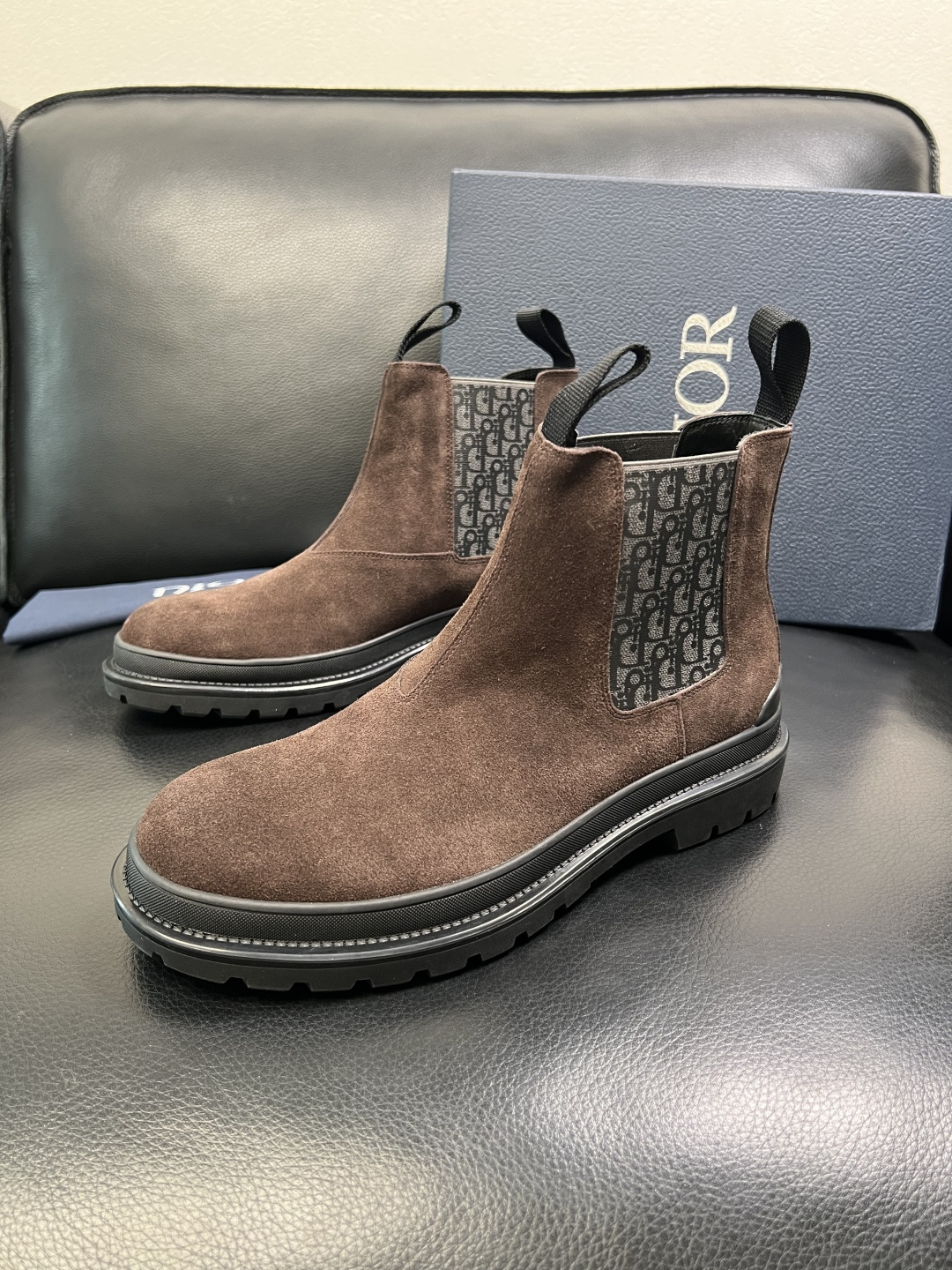 Dior 顶级工艺品 迪奥 高帮靴子专柜同步原厂配置，意大利进口原版牛皮拼布面料，透气舒适进口水染牛里垫