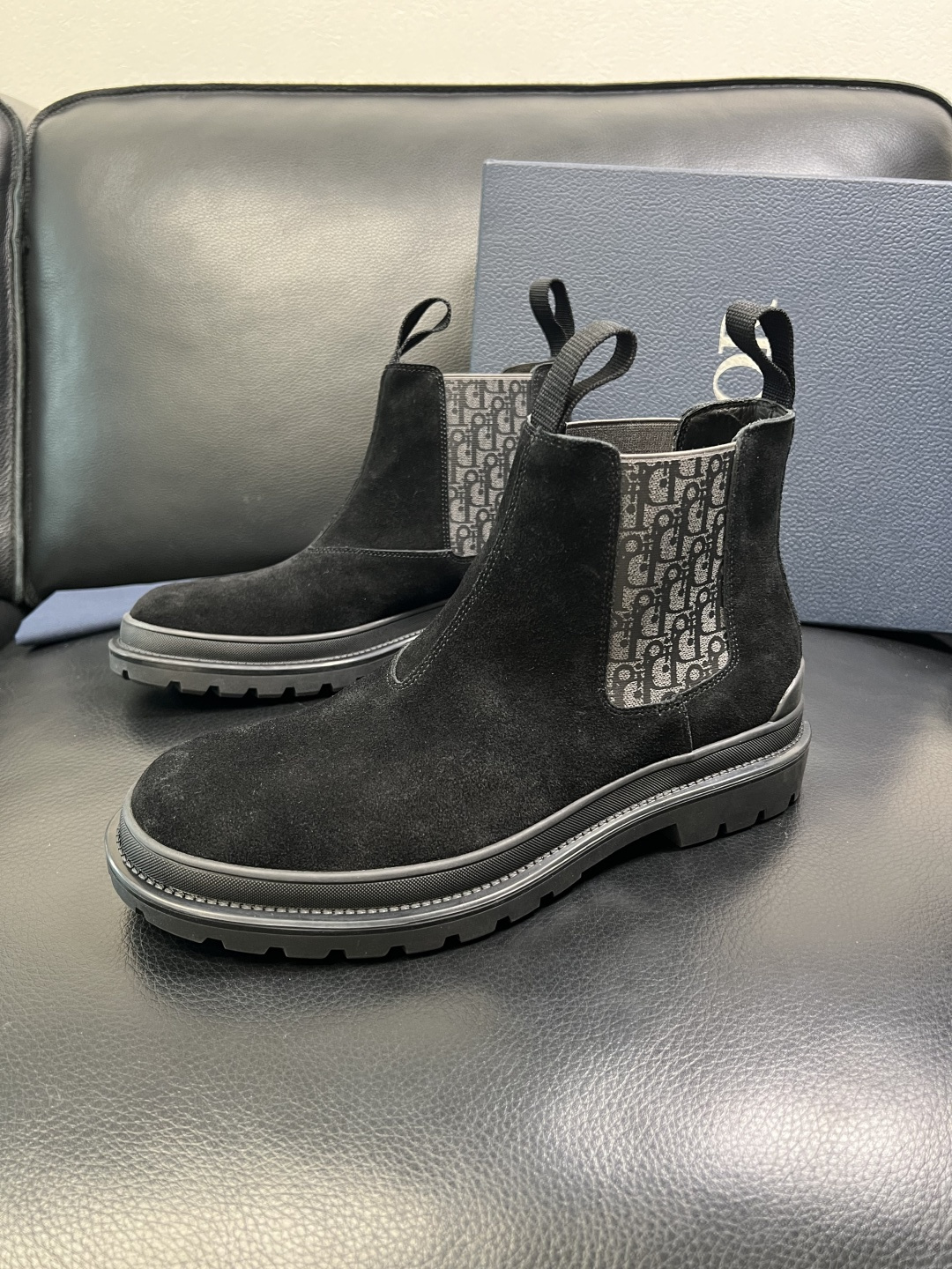 Dior 顶级工艺品 迪奥 高帮靴子专柜同步原厂配置，意大利进口原版牛皮拼布面料，透气舒适进口水染牛里垫