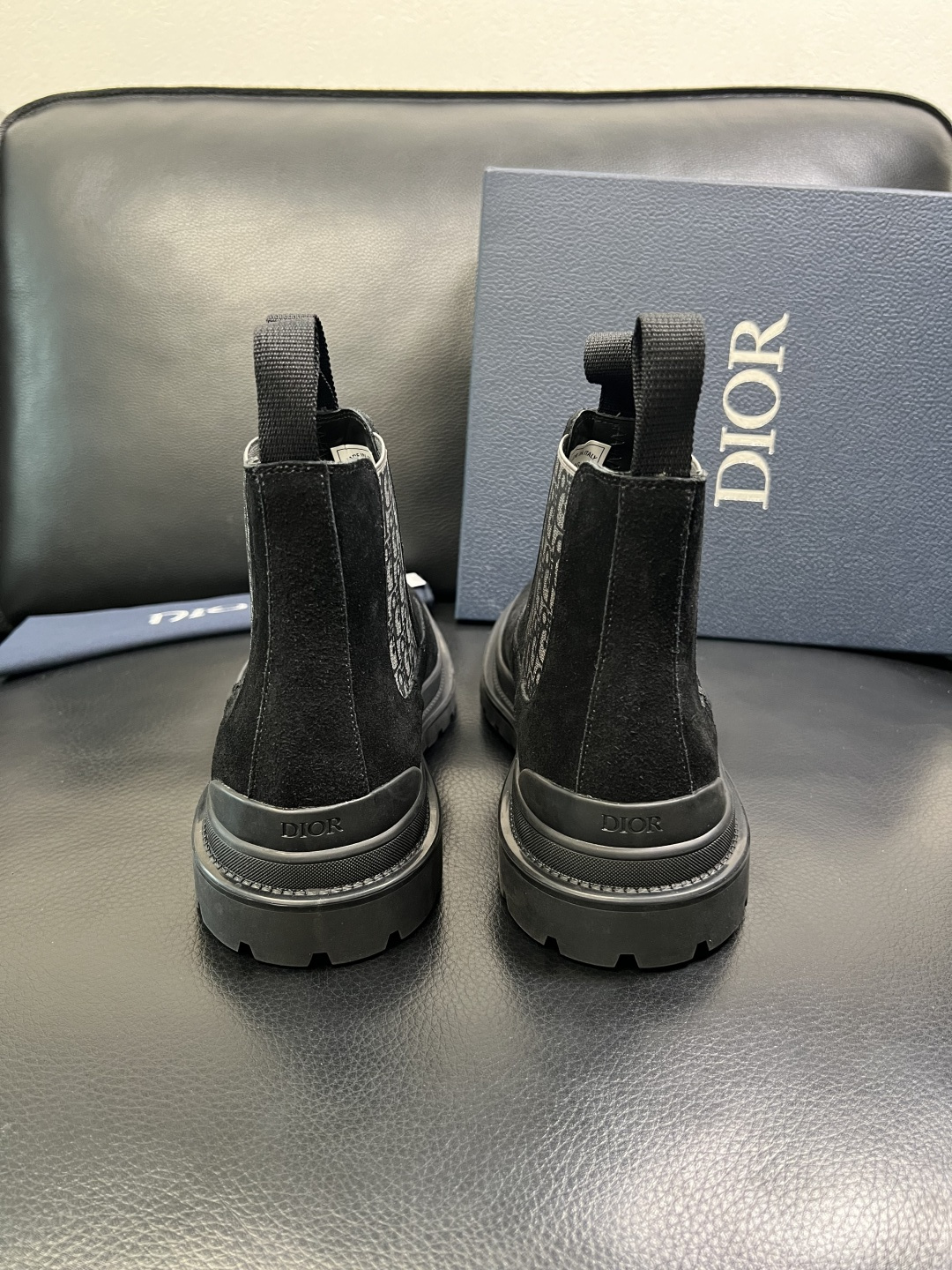 Dior 顶级工艺品 迪奥 高帮靴子专柜同步原厂配置，意大利进口原版牛皮拼布面料，透气舒适进口水染牛里垫