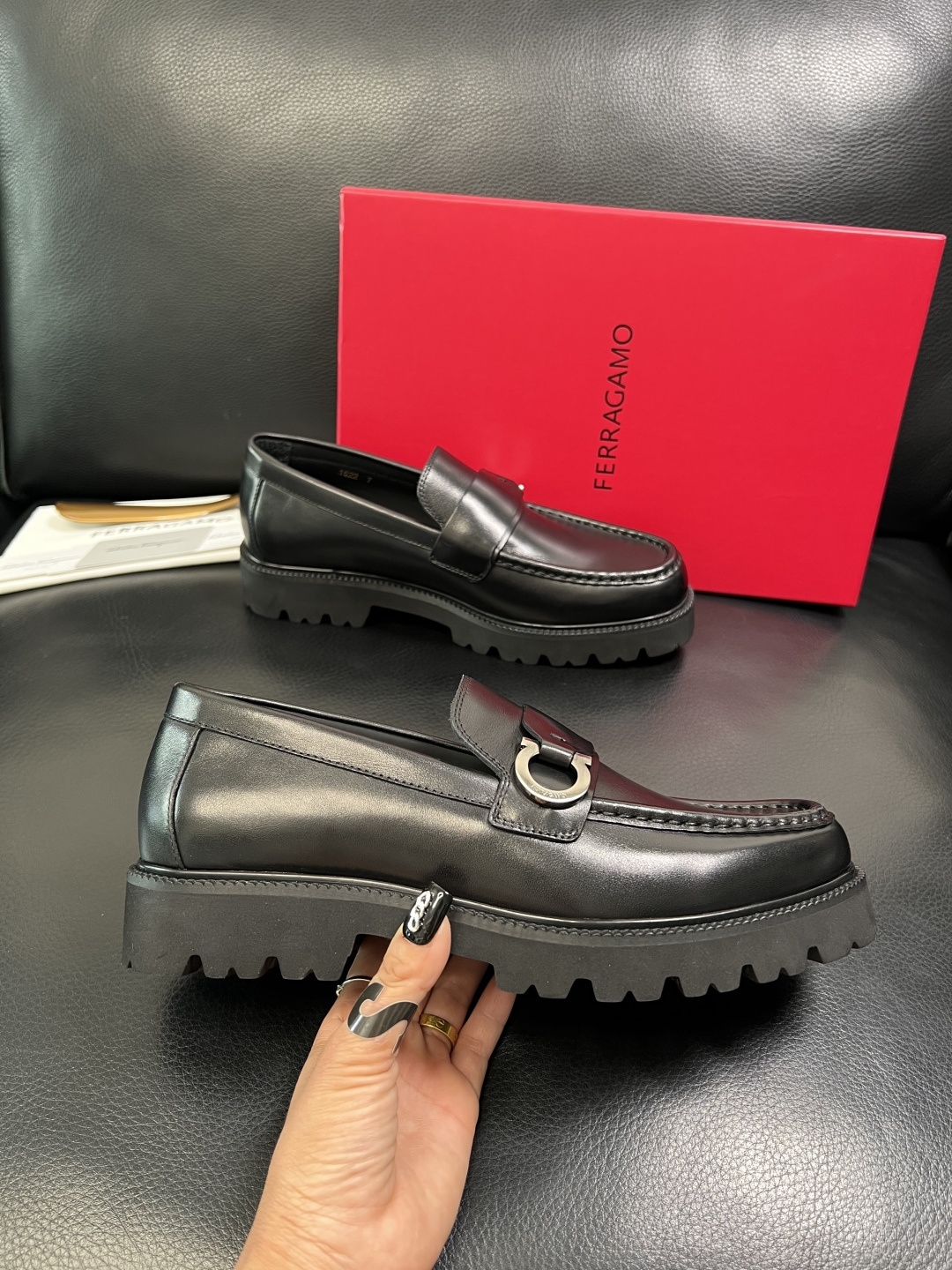 Ferragamo 高品质 顶级工艺品 菲拉格慕 专柜同步发售原厂配置，意大利进口原版牛皮，进口水染牛里