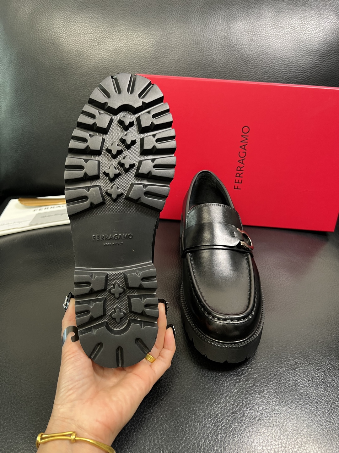 Ferragamo 高品质 顶级工艺品 菲拉格慕 专柜同步发售原厂配置，意大利进口原版牛皮，进口水染牛里