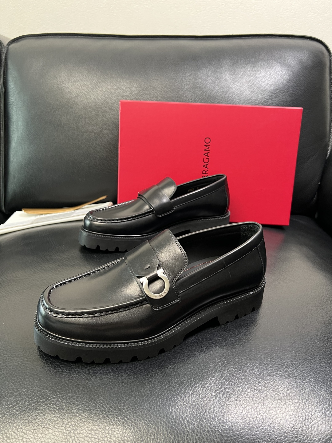 Ferragamo 高品质 顶级工艺品 菲拉格慕 专柜同步发售原厂配置，意大利进口原版牛皮，进口水染牛里