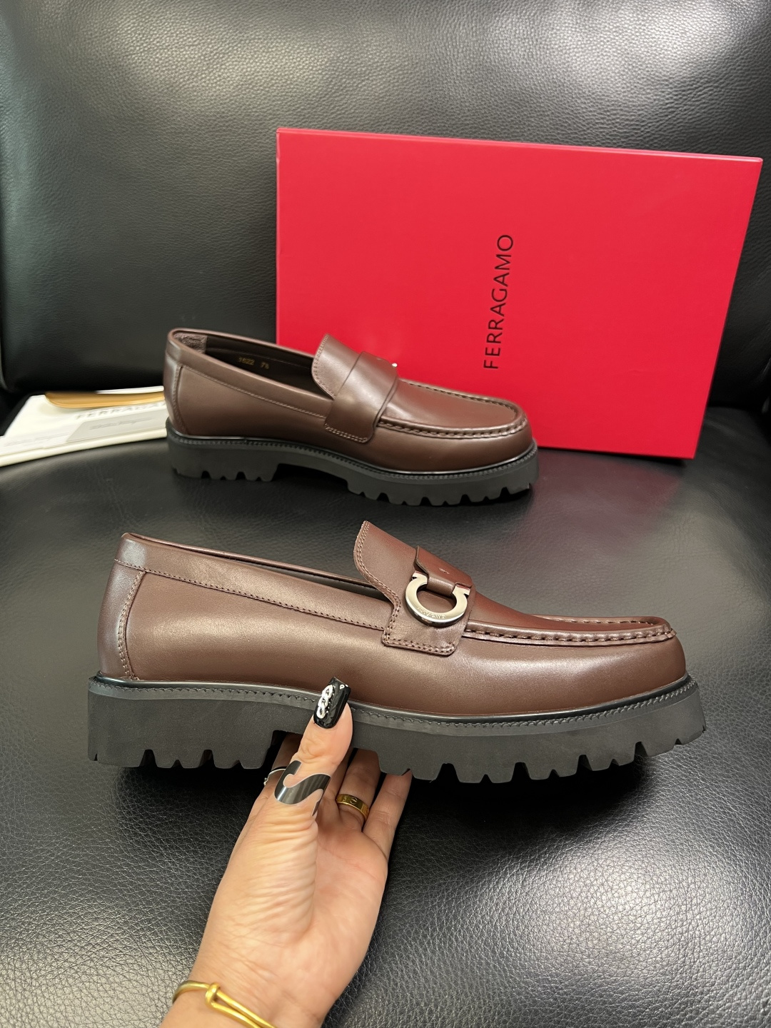 Ferragamo 高品质 顶级工艺品 菲拉格慕 专柜同步发售原厂配置，意大利进口原版牛皮，进口水染牛里