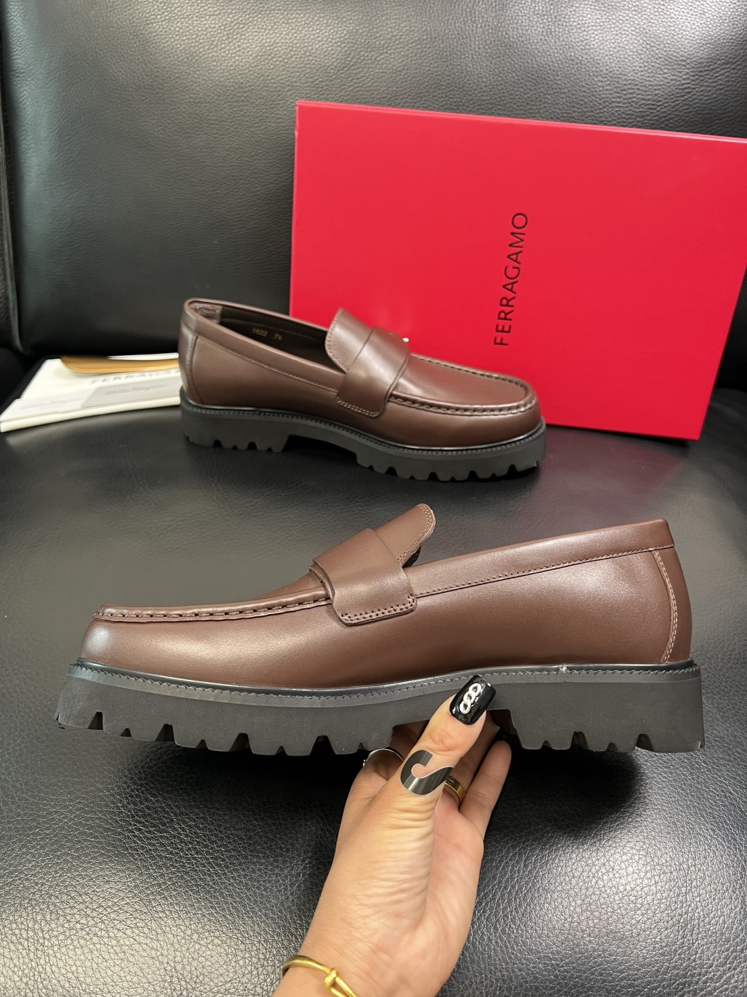 Ferragamo 高品质 顶级工艺品 菲拉格慕 专柜同步发售原厂配置，意大利进口原版牛皮，进口水染牛里