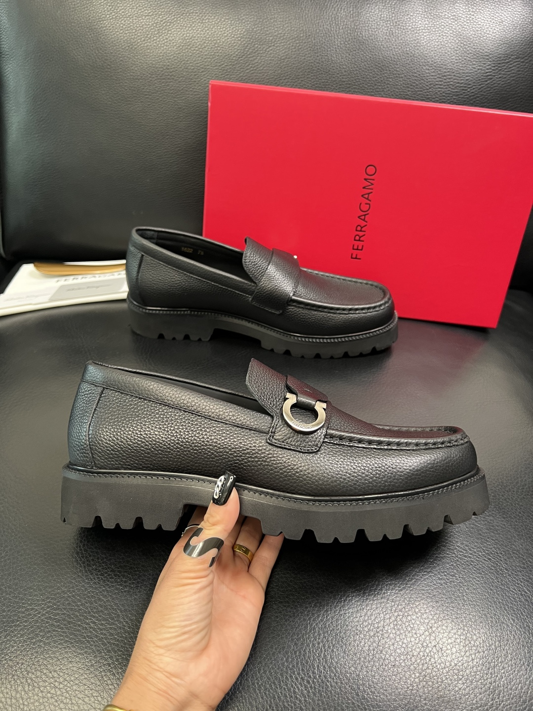 Ferragamo 高品质 顶级工艺品 菲拉格慕 专柜同步发售原厂配置，意大利进口原版牛皮，进口水染牛里