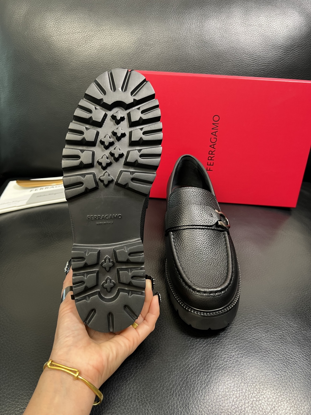 Ferragamo 高品质 顶级工艺品 菲拉格慕 专柜同步发售原厂配置，意大利进口原版牛皮，进口水染牛里