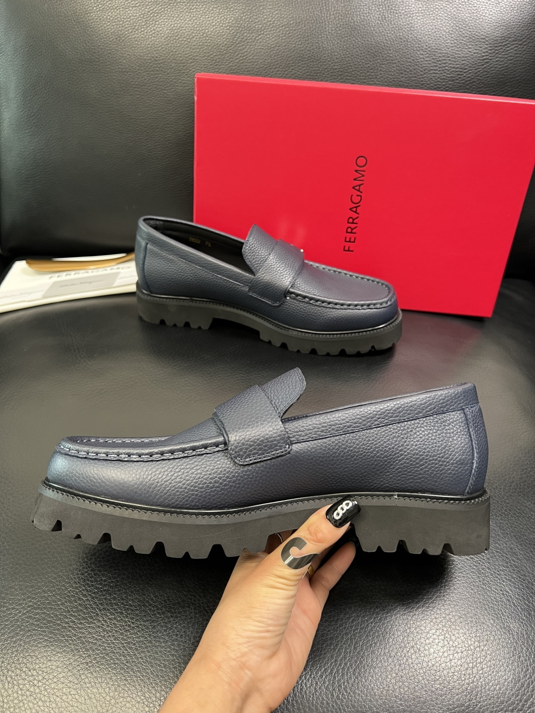 Ferragamo 高品质 顶级工艺品 菲拉格慕 专柜同步发售原厂配置，意大利进口原版牛皮，进口水染牛里